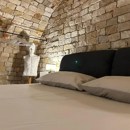 Vecchia R Guest house *