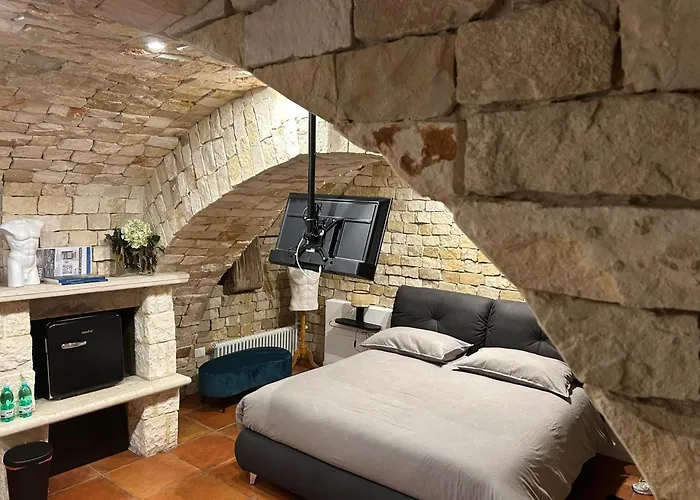 Vecchia R Affittacamere Bari